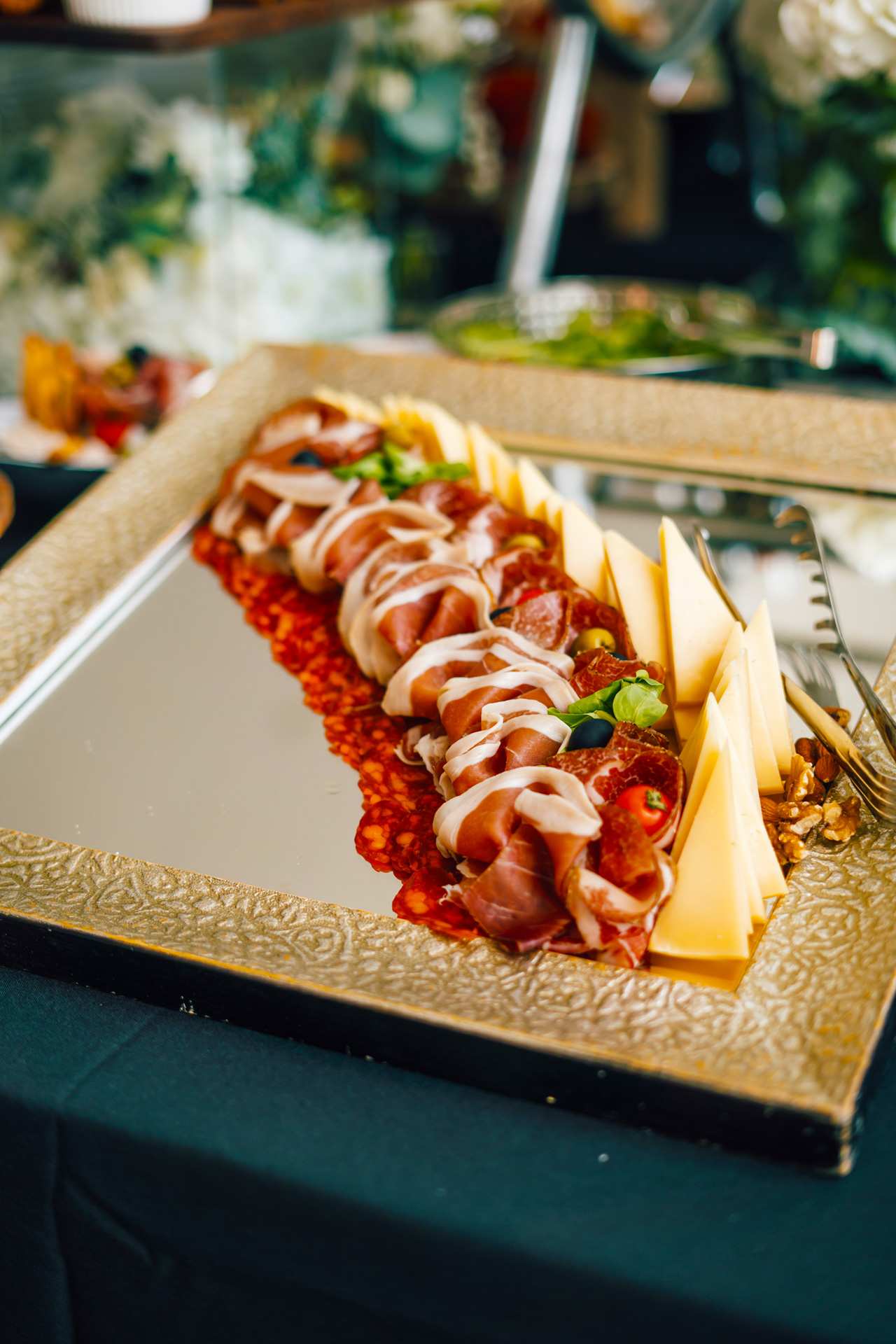 mesna-naresci-na-staklu-catering-berekin